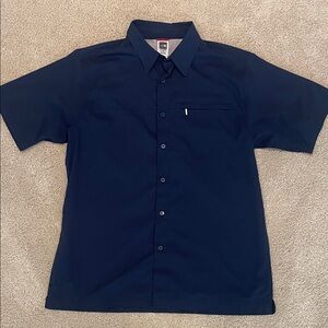 Men’s The North Face short sleeve button down  outdoor trail shirt, navy blue, L
